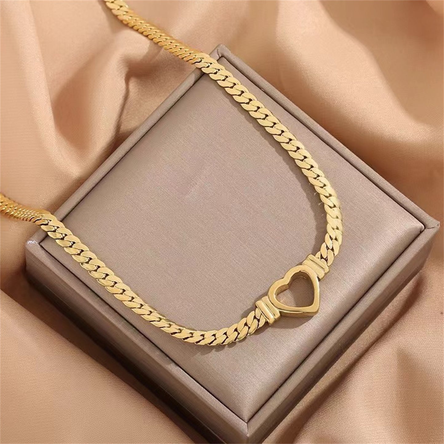 Love Chain Necklace Bracelet For Women Fashion Titanium Steel Non-fading Clavicle Chain Jewelry