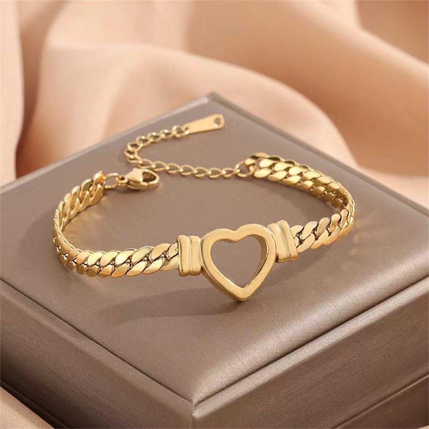 Love Chain Necklace Bracelet For Women Fashion Titanium Steel Non-fading Clavicle Chain Jewelry